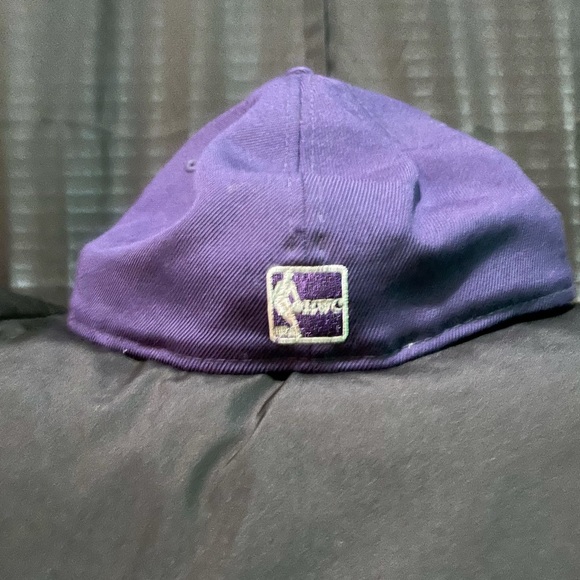 Los Angeles Lakers fitted flatbill Hat - Picture 3 of 4